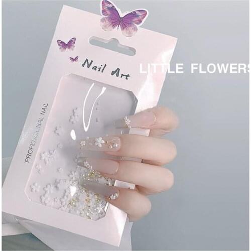 1 Bag 3D Effect Nail Flower Ornament Fashion Lightweight Nail Art DIY Mini White Five Petal Flower Decoration for Wedding Nail