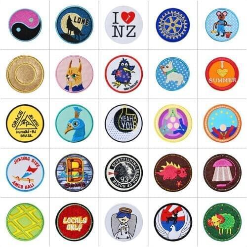 30 Design Small Animal Wolf Head Patchwork Patch Embroidered Patches For Clothing Iron On Appliques For Shoes Bags Badges
