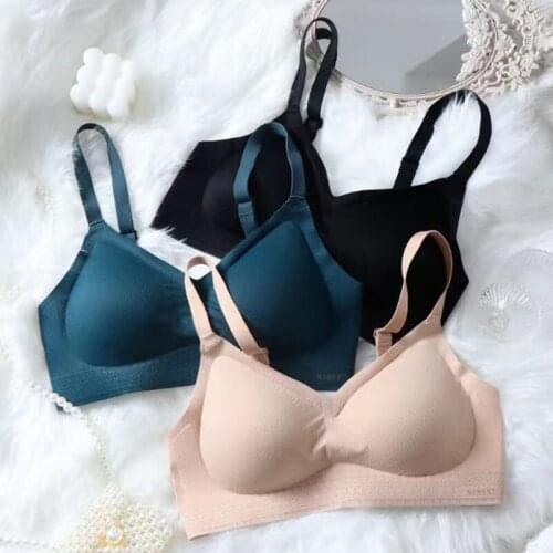 The new kissy suspender lingerie gathers the beauty back bra sexy suit without trace without underwire