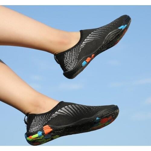 Outdoor leisure sports shoes, swimming water shoes, outdoor quick-drying breathable light beach shoes sandals