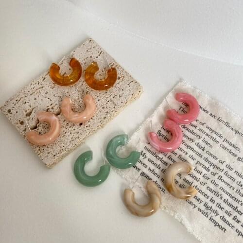 AOMU Simple Pink Brown Transparent C-Shaped Earrings Irregular Geometric Texture Smooth Hoop Earrings for Women Accessories