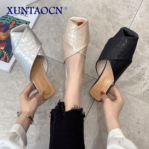 Ladies Outdoor Slippers Leather Folding Slides Daily Dating Mules Shoes 2021 New Summer Womens Fashion Black Sandals Size 35-40