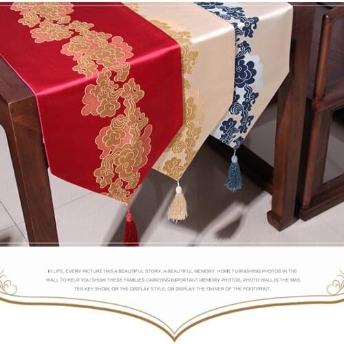 Chinese Auspicious Cloud Tablecloth Plant Flower Hotel Wedding Party Decoration Banquet Classical Red With Tassel Table Runner