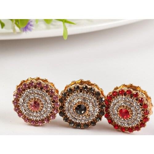 Wholesale 12pcs Luxury Rhinestone Flower Veil Brooch Pin Round Magnet Brooch Hijab Pin Muslim Girls Burka Scarf Fix Pin Buckle