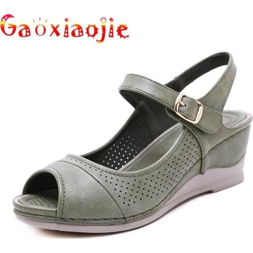 New 2020 Sandals Women Car suture Hollow Anti-skid Fish Mouth Slippers Women Buckle Strap Wedge Comfortable Soft Bottom Sandals
