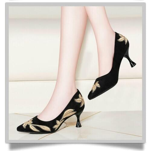 2020 New High Heels Fashion Spring And Autumn Pointed Embroidery Design High Quality Wild Elegant Womens Shoes Black Red W27-36