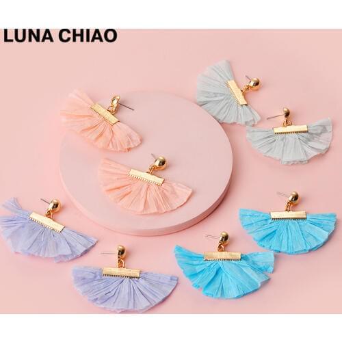 LUNA CHIAO INS Trendy Spring Summer Colorful Fan Fringed Raffia Grass Drop Statement Earrings for Women