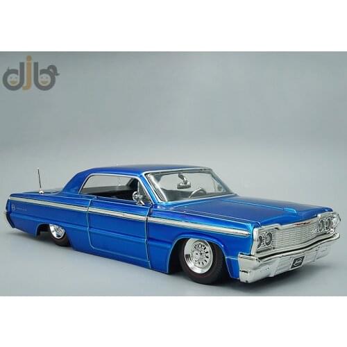 1:24 Diecast Car Model Toy Chevy Impala Miniature Vehicle Replica For Collection