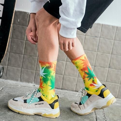 1 Pairs High Quality Tie-dyed Maple Leaf Cotton Socks Women Fashion Harajuku Men Skateboard Hiphop Couple Colorful Long Socks