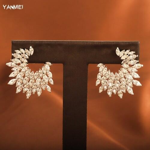 Aaa Zircon Shiny Irregular Stud Earrings for Women Fashion Geometric Hollow Jewelry Luxury Dubai Jewelry серьги 2021 тренд