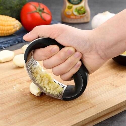 1pcs Stainless Steel Garlic Press Manual Garlic Mincer Chopping Garlic Tools Curve Fruit Vegetable Tools Kitchen Gadgets
