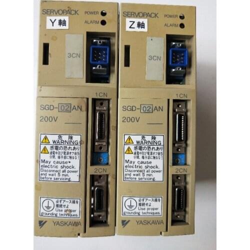 SGD-02AN servo driver , used in good condition . 80% appearance new , good working , free shipping