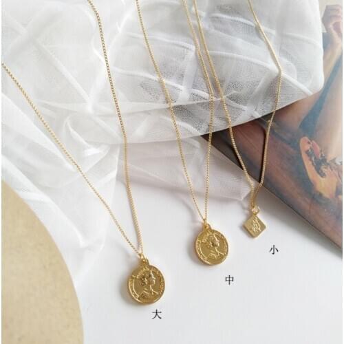 2020 Fashion Chic Gold Color Metal Head Portrait Pendant Necklaces for Women Charms Alloy Round Square Choker Necklace Jewelry
