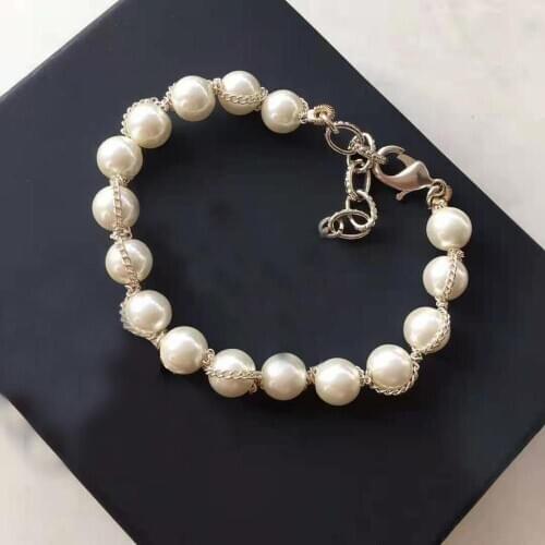 Hot Brand Gold Color Fashion Jewelry For Women Pearls Chain Bracelet Fashion Praty Jewelry Vintage Design Width Cuff
