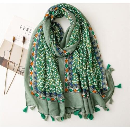 2021 Hot Cotton Small Flower Print Tassel Scarves Shawls Long Soft Beautiful Beach Floral Scarf Wrap Head Hijab Free Shipping
