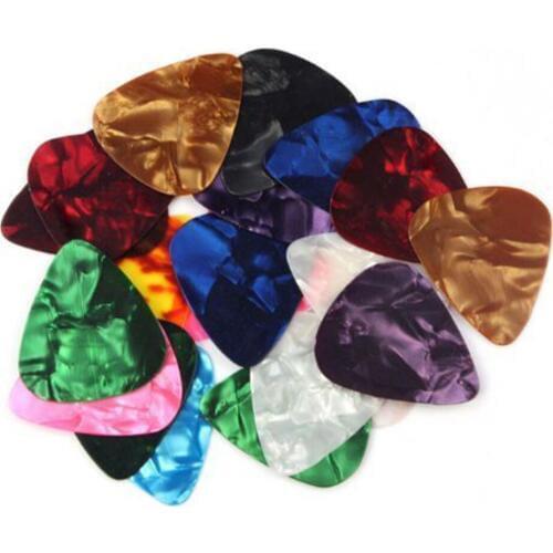 Musiclily 0.7mm Medium Gauge Peariod Guitar Bass Picks, Random Color (20 Pieces)