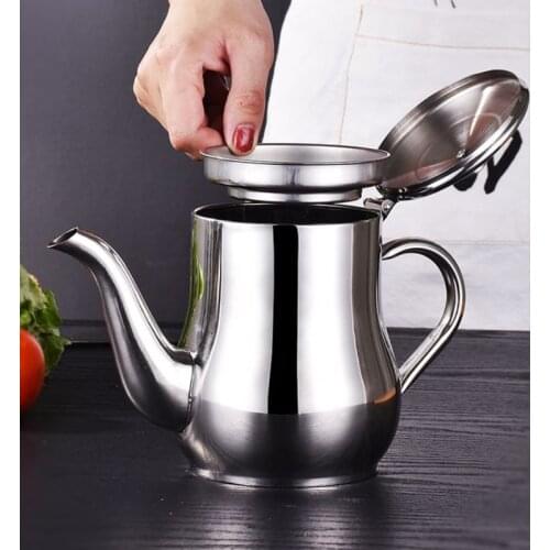 24OZ/32OZ Stainless Steel Olive Oil Bottle Vinegar Dispenser Sauce Seasoning Batcher Can Pots Oil Container Kitchen Accessories