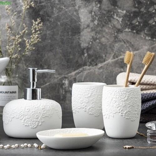 Nordic ceramics Bathroom Accessories Set Four piece set Couple mouthwash cup Lotion bottle Soap Dish Bathroom Products