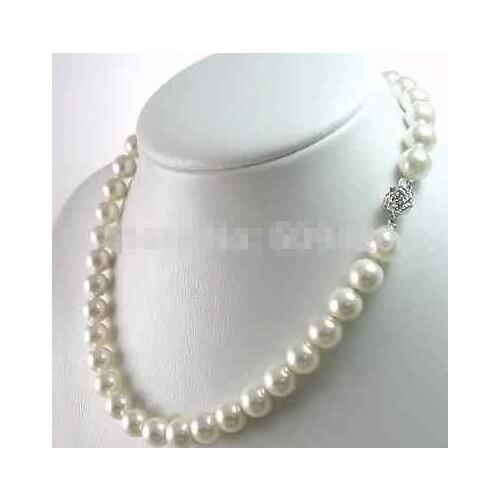 Charming!8-9mm White Akoya Cultured Pearl Necklace 18