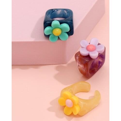 Aesthetic Colorful Acrylic Resin Sunflower Rings for Women Girls Friendship Couple Flower Finger Rings Trendy Jewelry New 2021