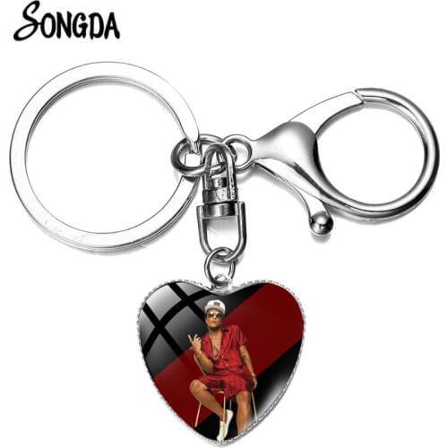 Pop Singer Bruno Mars Printed Keychain Zinc Alloy Clasp Glass Love Pedant Art Photo Keyring for Men Women Collection Gift