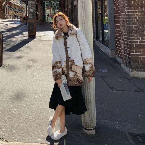 2020 Autumn Winter Female Jacket New Loose Camouflage White Thickened Casual Contrasting Lamb Hair Wool Short Women Coat B06