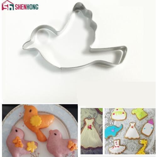 Cookie Cutters Animals Cartoon Mold Stamp Sugar Arts Fondant Cake tools cutter Tool Cooky Biscuit machine Metal Para Press Ginge