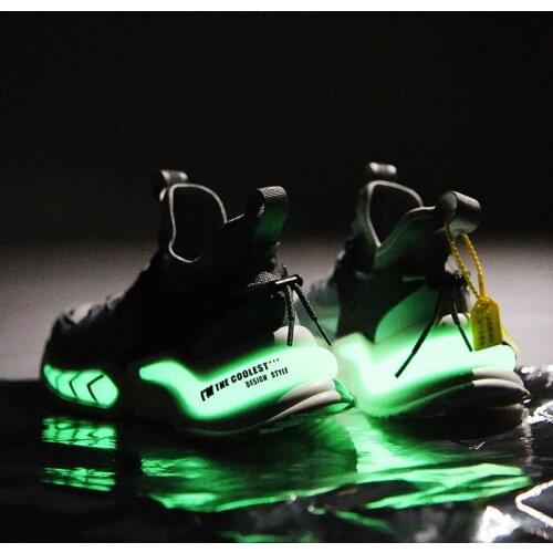 Fashion Luminous Running Shoes Mens Breathable Casual Sneakers Couples Students Outdoor Running Shoes Casual Leisure Sneakers