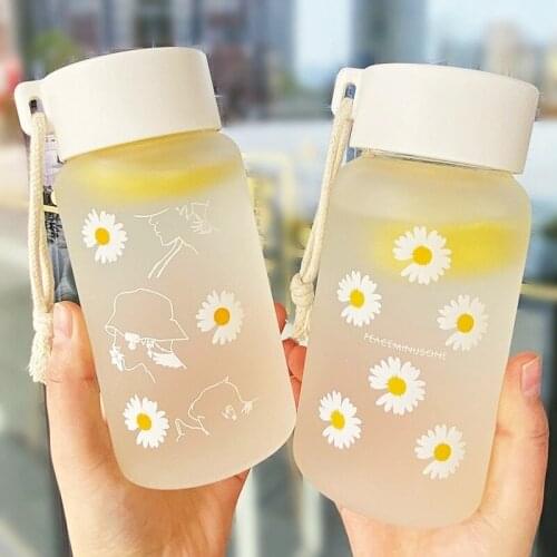 500ml Lovely Daisy Frosted Glass Water Bottles With Lid Student Creative Portable Rope Bottles Drinkware Travel Tea Cup Mug New