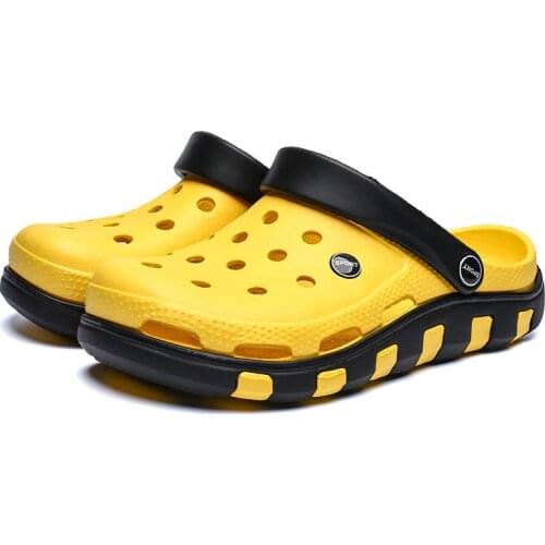 2021 Hot Sale Yellow Mens Clogs Comfortable Men Sandals Summer Beach Flip Flops Casual Rubber Clogs Outdoor Couple Garden Shoes