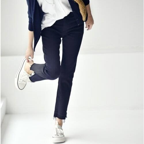 MICOCO N2070C Korean version of comfortable stretch ripped edge black slim straight leg nine cent jeans