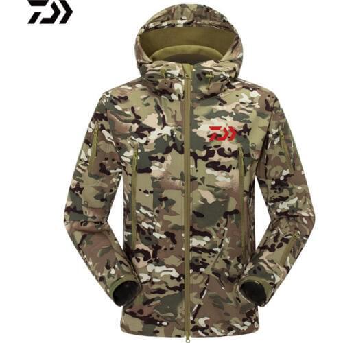 2019 New DAIWA Fishing Clothes Outdoor Sport Waterproof Soft Shell Fishing Jackets Men Fleece Warm Hooded Fishing Shirts