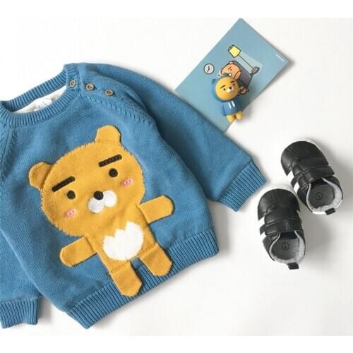 Tonytaobaby New Winter Style Boys and Girls Blue Lion Hand Embroidered Three Dimensional Plush Sweater