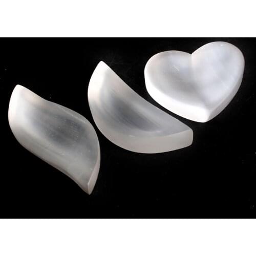 1PC Polished White Selenite Sculpture Heart Moon Shaped Bowl Gypsum Stone Container Quartz Crystal Power Relaxation Healing