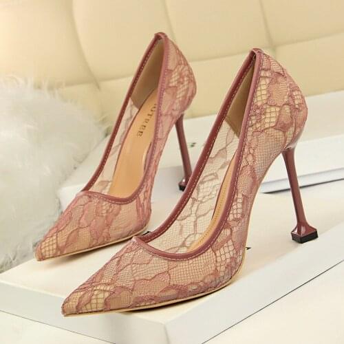 Women Hollow High Heel Work Shoes Pointed Toe Mesh Vintage Elegant Shallow Pumps For Party 2021 Spring Thin Heels Pumps Shoes