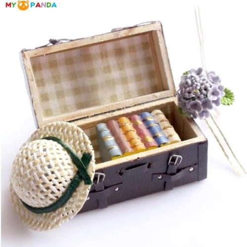 1/12 Dollhouse Miniature Carrying Vintage Leather Wood Suitcase Luggage Classic Toys Pretend Play Furniture Toys