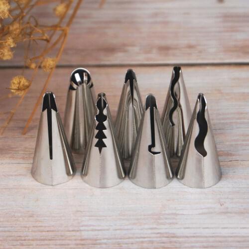 7pcs/s Russian Pastry Nozzles For Cream Icing Piping Nozzle Cake Decoration Tips Leaf Tulip Rose Cake Nozzles Tips Confectionery