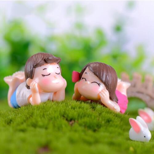 ZOCDOU 2 Pieces Lovers Sweethearts Girl Boy Romantic Night Brother Sister Camping Model Small Statue Figurine Crafts Miniatures