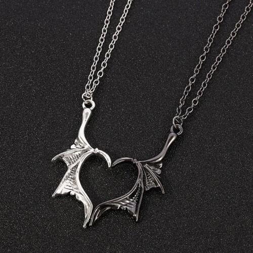 Retro Demon Wing Necklace Fashion Men and Women Couple Necklace Pterodactyl Wing Necklace Fashion Jewelry Gift