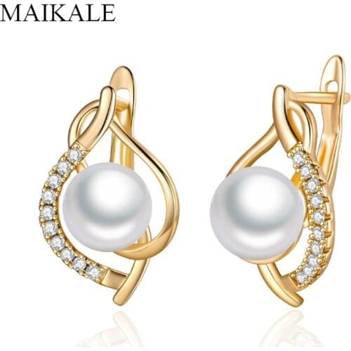 MAIKALE Trendy Gold Pearl Stud Earrings for Women Heart Shape Geometric CZ Earrings with Pearl Wedding Party Jewelry Gift