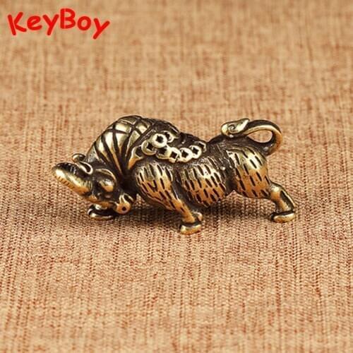 Lucky Money Coins Bull Keychains Pendants Retro Brass Jewelry Animal Bullfighting Figurines Car Key Chain Rings Hanging Ornament