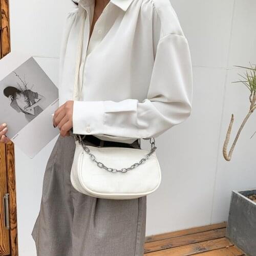 Simple and fashionable new womens bag 2021 fashionable one shoulder French stick retro armpit messenger bag