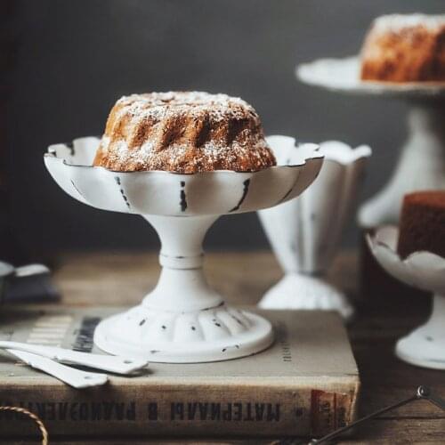 Metal Dinner Plate Jewelry Display Board Vintage White Dessert Fruit Snack and Cake Tray Family Party Wedding Decoration Plate