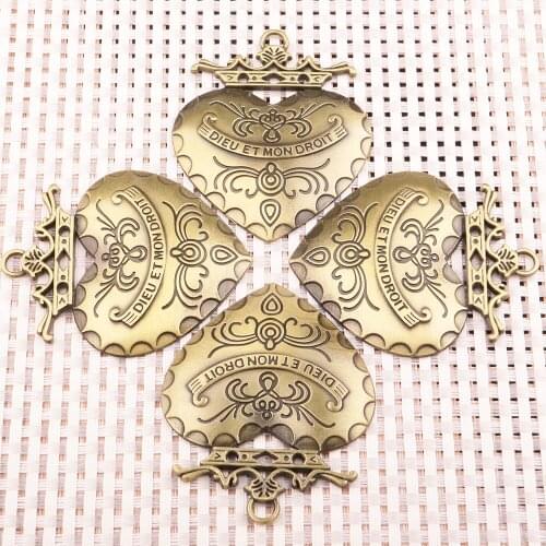 Zinc Alloy Carved Crown Love Heart-shaped Metal Pendant,Charms for Jewelry Making,Handmade DIY Necklace and Bracelet Accessories