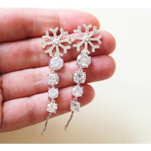 Exquisite Silver Plated Snowflake Dangle Earring AAA Zircon Cocktail Party Womens Crystal Earrings Bridal Long Earring Jewelry