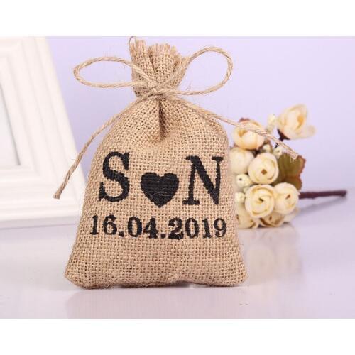 Personalized Custom Wedding Name and Date Burlap Hessian Drawstring Bag Packaging Pouchs Small Wedding Gifts for Guests
