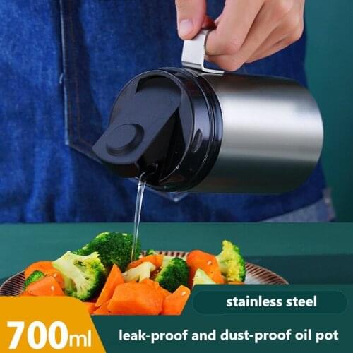 700ml 304 Stainless Steel Oil Can Automatic Opening Closing Lid Oil Bottle Seasoning Bottle Oil Can Home Kitchen Gravy Boats