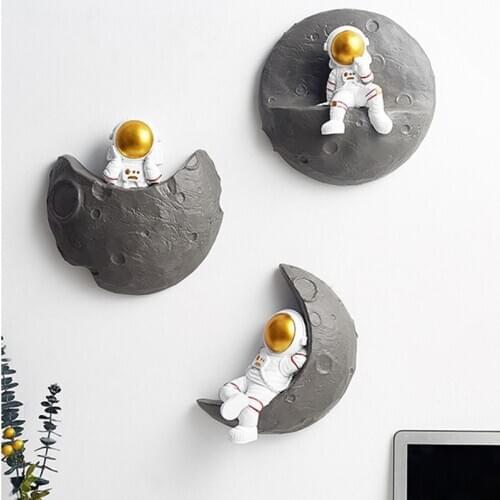 Creative Astronaut Figure Resin Ornaments Cosmonaut Sculpture Crafts Home Decoration Accessories Modern Living Room Wall Decor