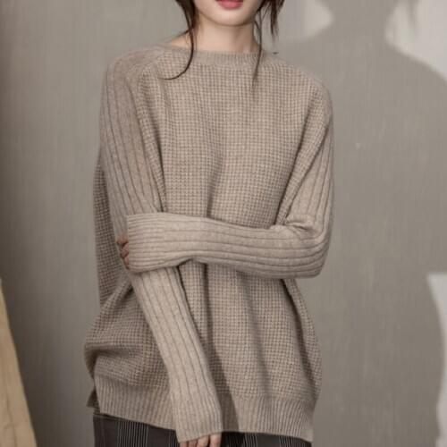 Autumn and winter new cashmere sweater womens round neck sweater lazy wool sweater loose padded pullover knit bottoming shirt