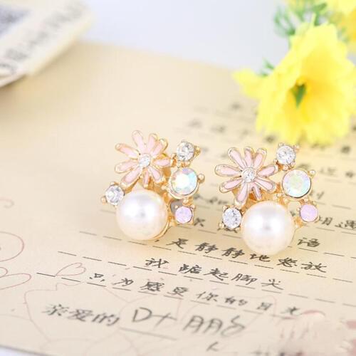 New Design Colorful Rhinestone Faux Pearl Enamel Daisy flowers Clip on Earrings No Pierced for Women Party Ear Clip Bijouterie